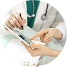 ภาพอธิบายว่าแพทย์ผู้เชี่ยวชาญของ ID ทำ ID V-Logic Body PT ด้วยเทคนิคขั้นสูง